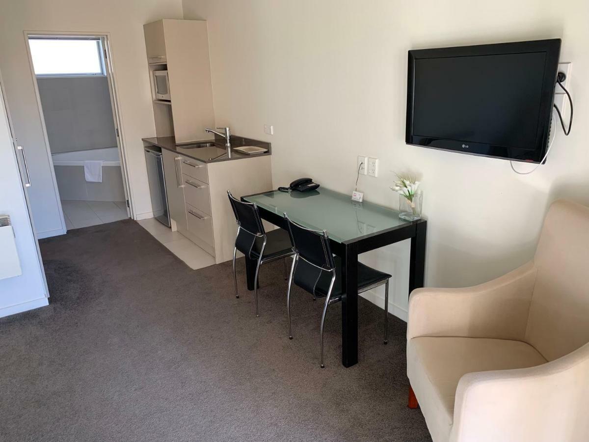 Salerno Motel Apartments Christchurch Luaran gambar A typical studio apartment