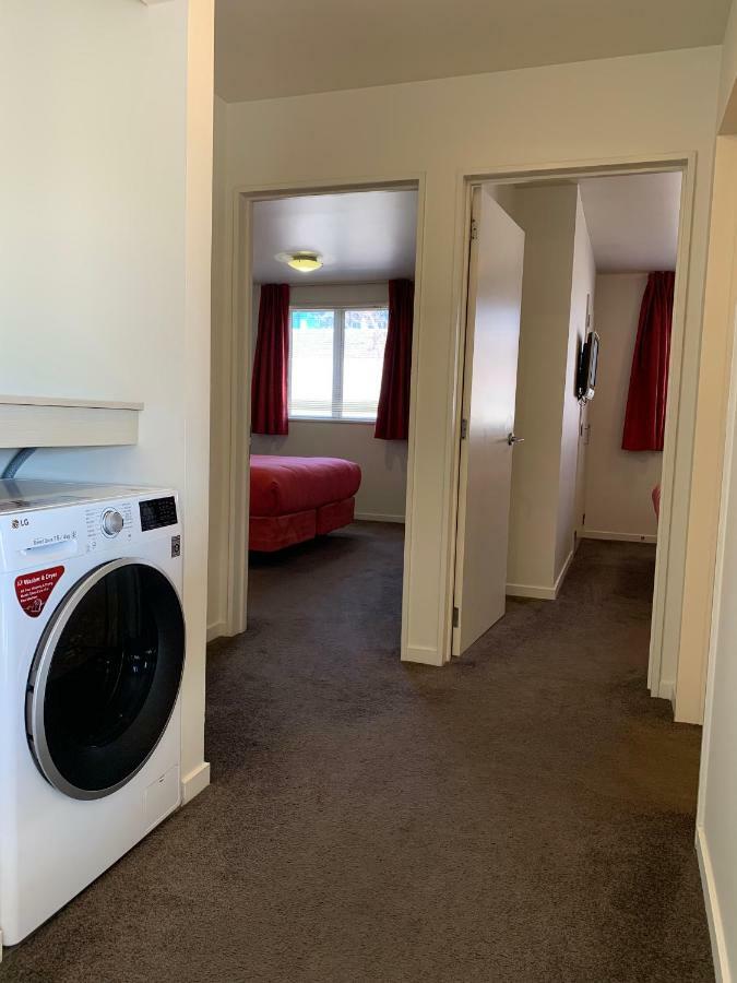 Salerno Motel Apartments Christchurch Luaran gambar A typical two bedroom apartment