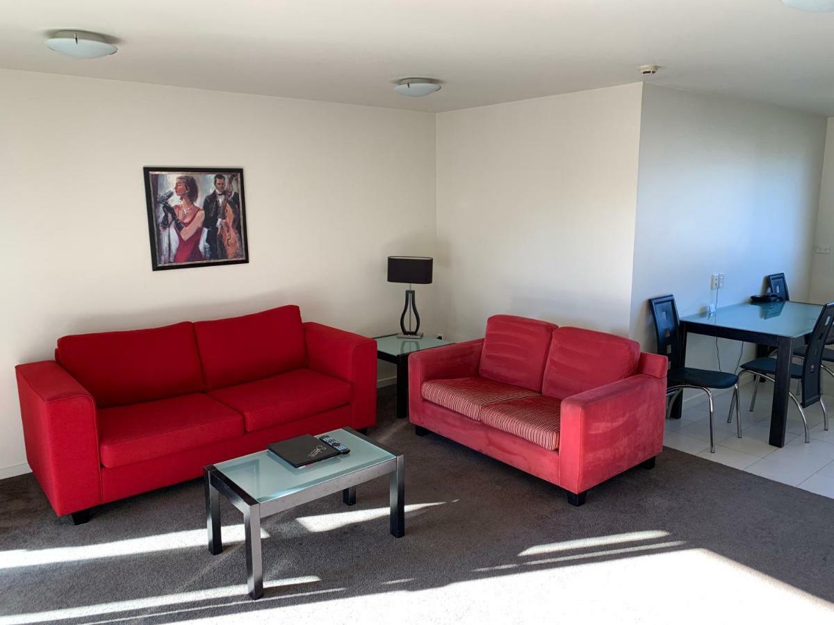 Salerno Motel Apartments Christchurch Luaran gambar Living room in a two-bedroom apartment