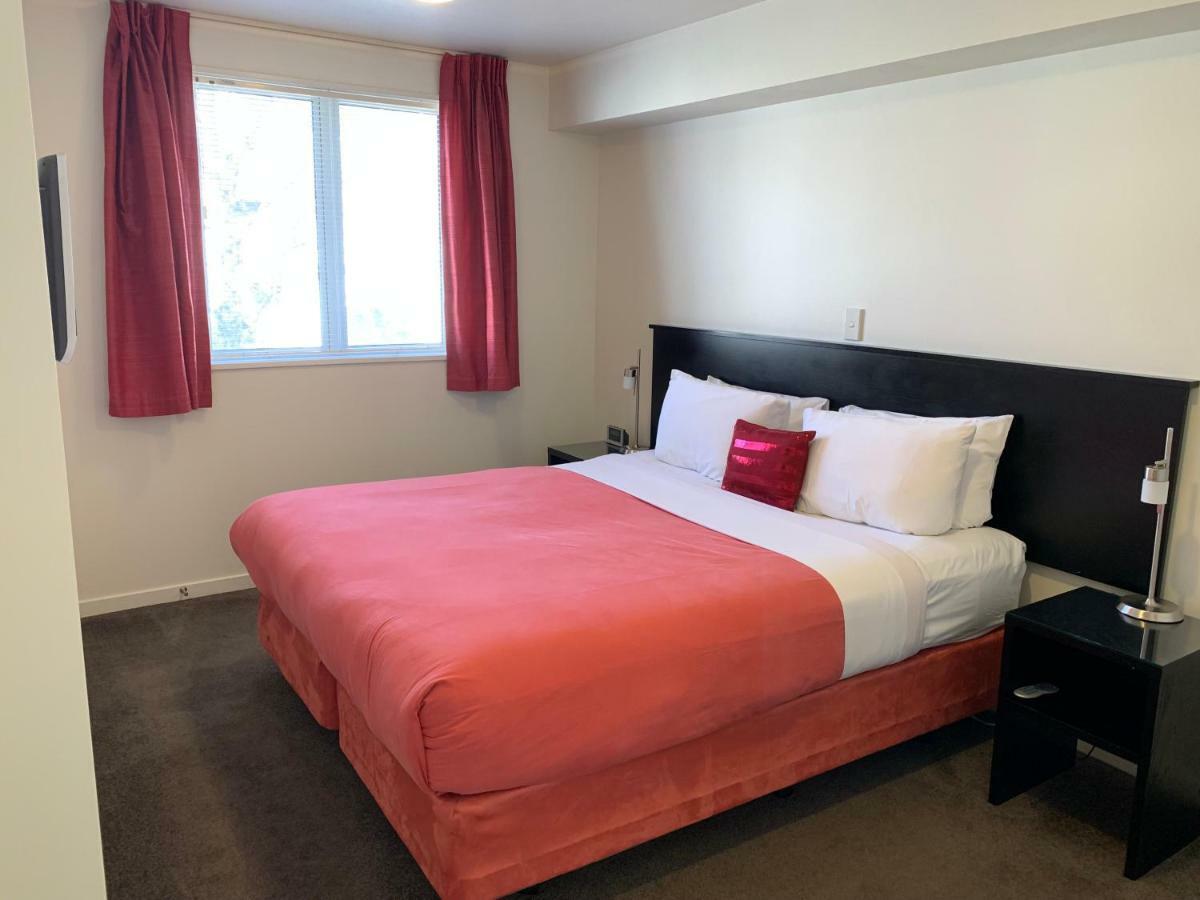 Salerno Motel Apartments Christchurch Luaran gambar A bedroom at the hotel